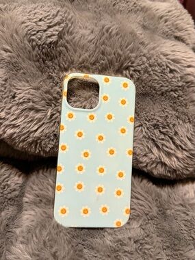 Blue Sunshine Daisy Pattern iPhone 13 Case